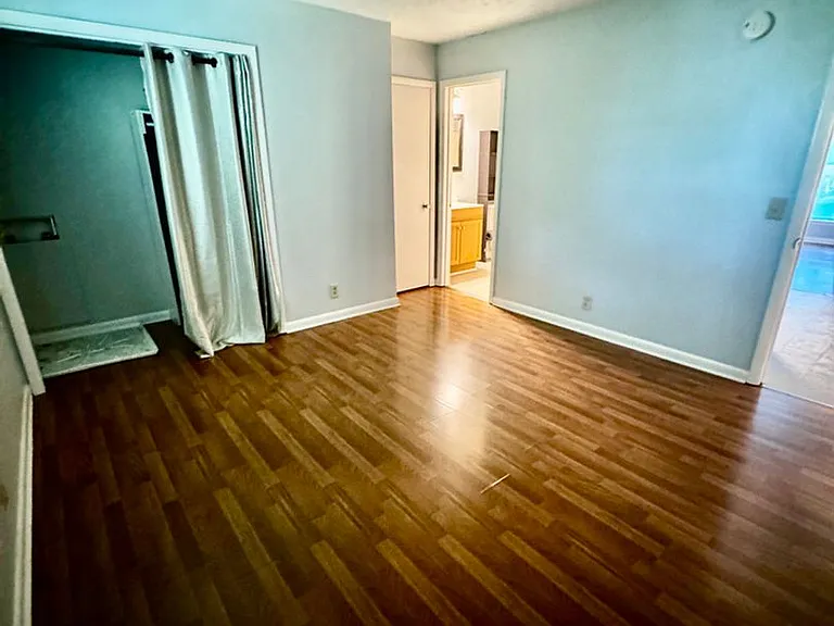 5144-5158 Linbar Dr — Photo 3