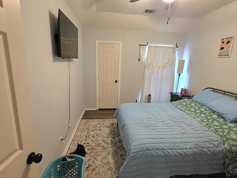 Second bedroom