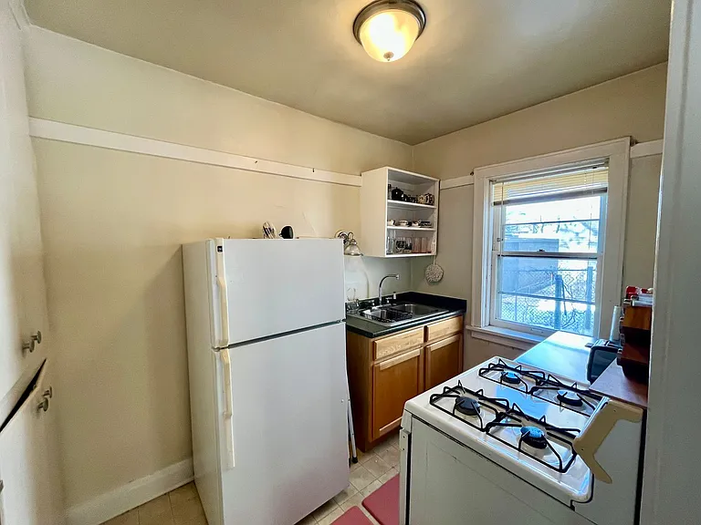 1714 E Beverly Rd — Photo 8