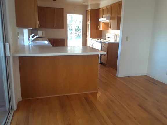 5th image of 2951 Club Rd