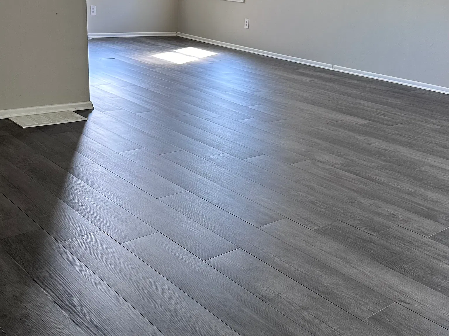 3 bed, 1300 sqft, $2,600 — Photo 3