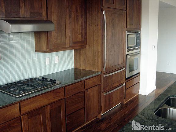 3rd image of 1650 N Fillmore St APT 1001