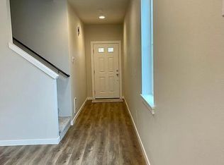 312 164th St SW #B1, Lynnwood, WA 98087