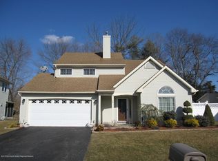 10 Fieldcrest Way, Freehold, NJ 07728