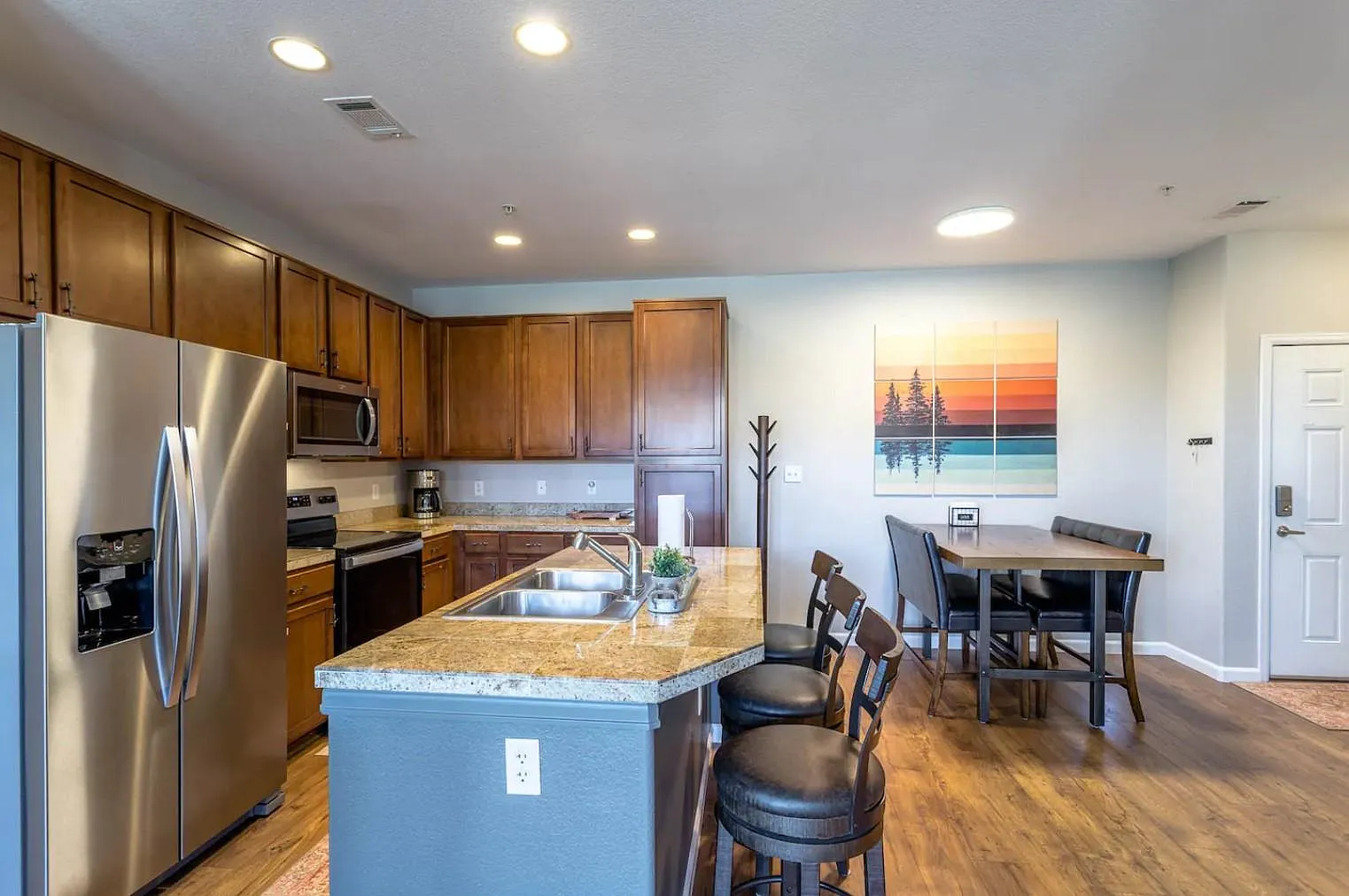 2 bed, 1178 sqft, $2,275 — Photo 2