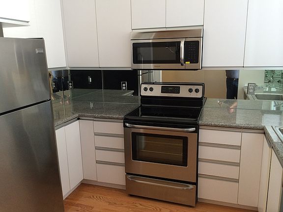 4th image of 1695 Beach St APT 304