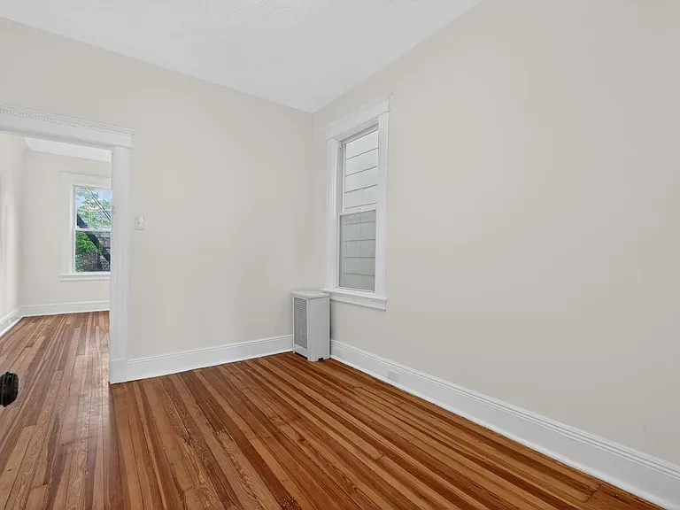 42 Duer Pl #2 — Photo 10