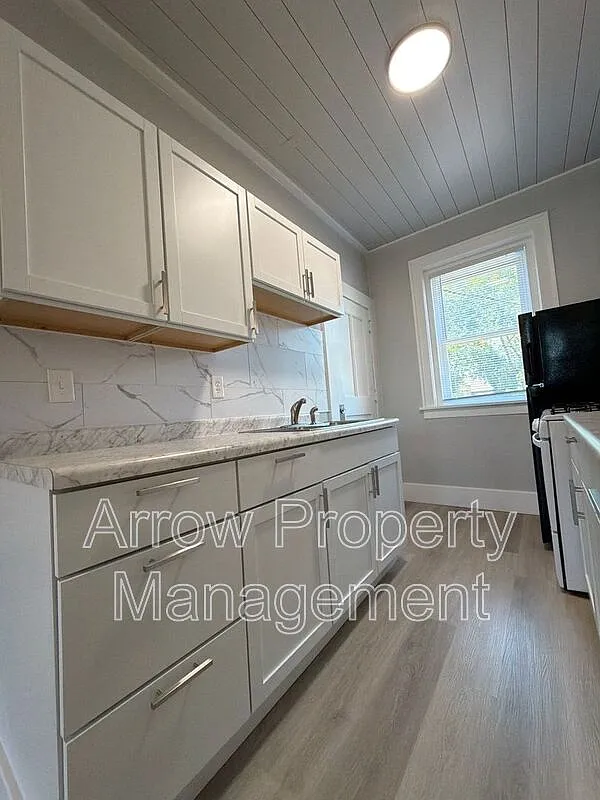 2 bed, 1.0 bath, 740 sqft, $850 — Photo 3