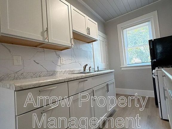 3rd image of 305 N 7th St #6