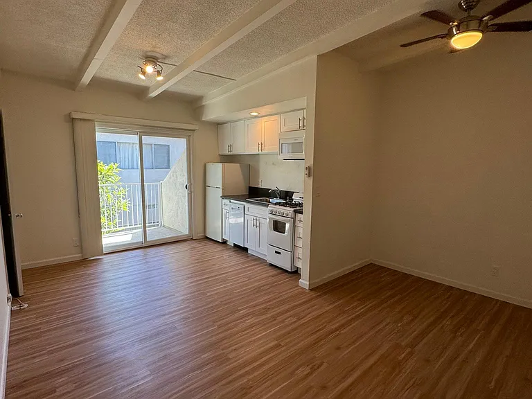 3722 Mentone Ave #6 — Photo 8