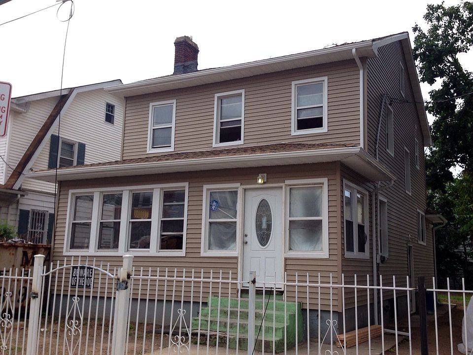 1st image of 10-12 Romaine Pl