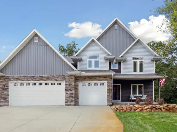 69028 Cody Dr, Edwardsburg, MI 49112