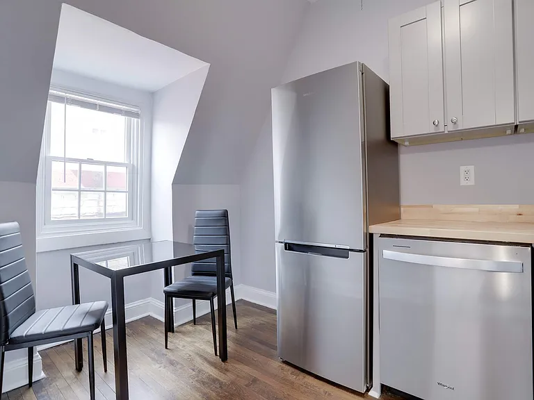 1717 19th St NW #7 — Photo 3
