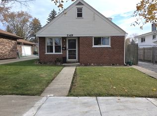 249 Wheeling Ave, Wheeling, IL 60090