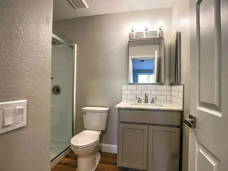 1175 Glenda Way — Photo 9