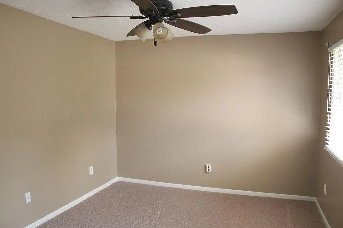 405 Spruce Lane — Photo 3