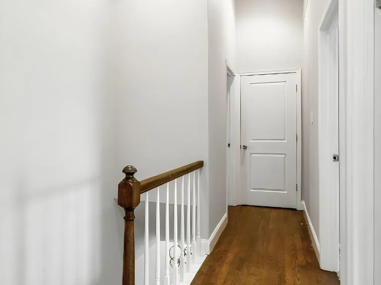98 Courtland Woods Cir — Photo 24