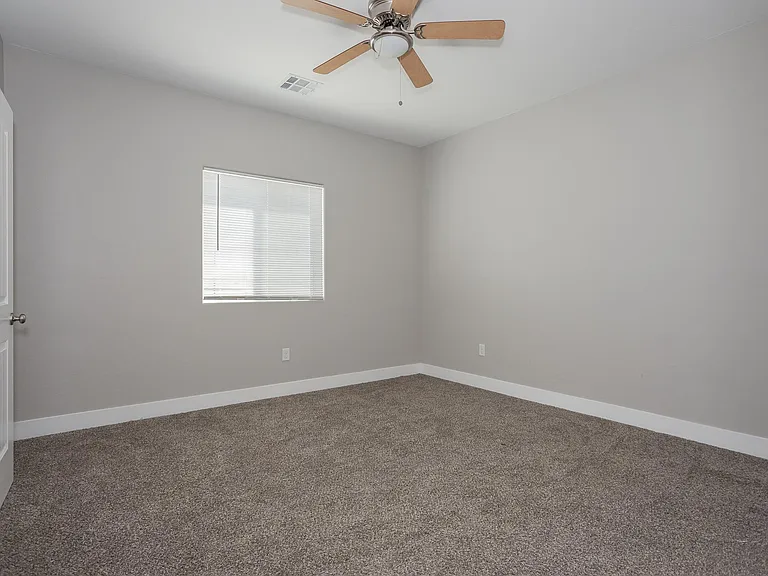 1561 S Dandelion St #1 — Photo 24