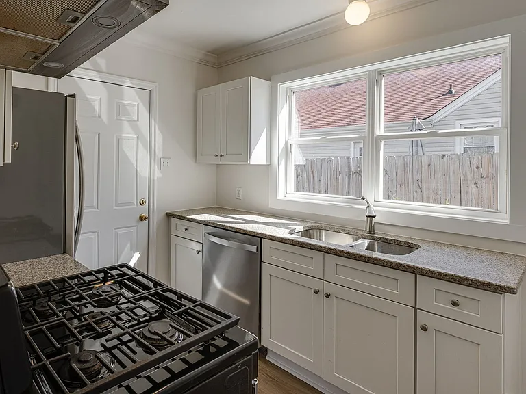 5211 Sunbeam Ave — Photo 12