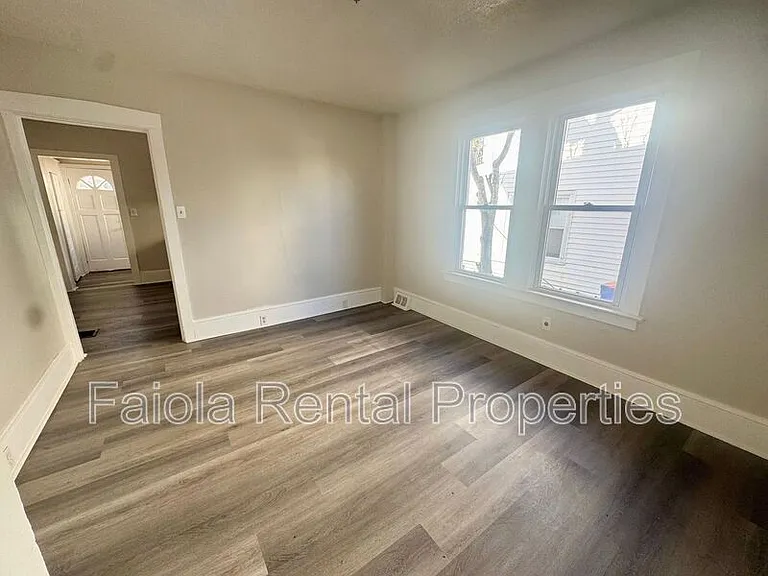 706 Buck St — Photo 3