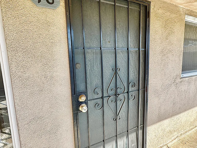 8750 Woodman Ave #18 — Photo 20