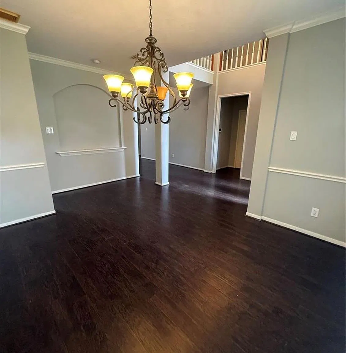 3 bed, 2.5 bath, 2446 sqft, $2,100 — Photo 2