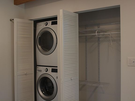 Closet & Laundry Niche