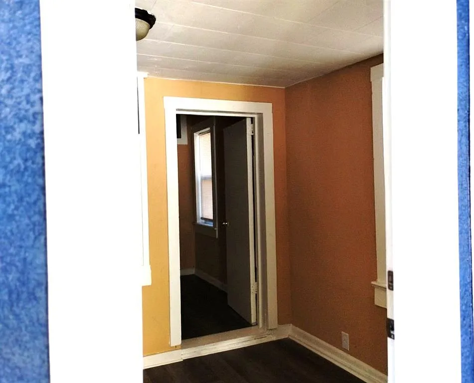2 bed, 1.0 bath, 700 sqft, $1,100 — Photo 4