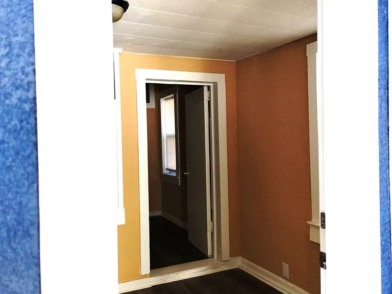 418 E Amelia Ave #D — Photo 4