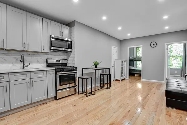 Rented by Avenues Real Estate | media 16