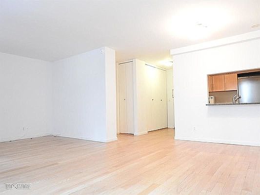 4th image of 200 E 58th St APT 5G