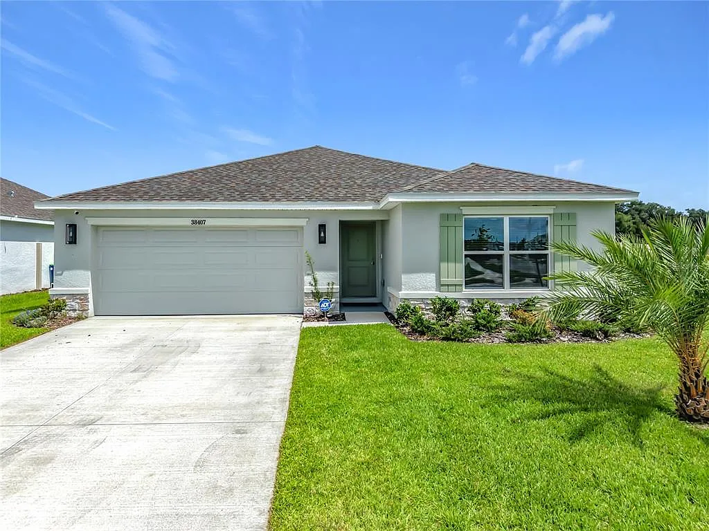 5 bed, 3.0 bath, 2077 sqft, $3,000 — Photo 1