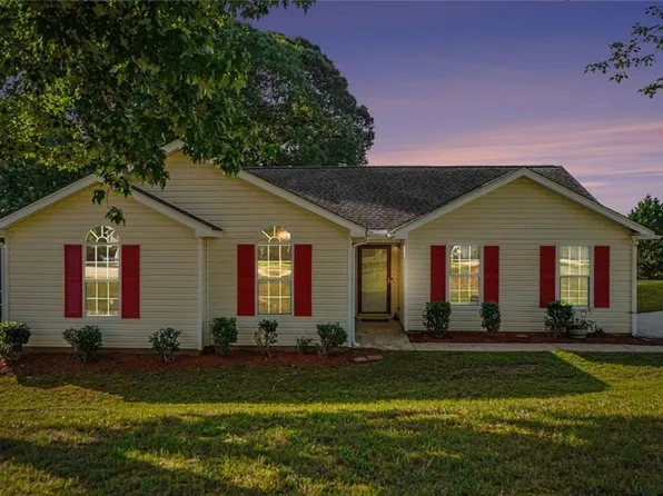 4466 Big Bluff Ct, Douglasville, GA 30135