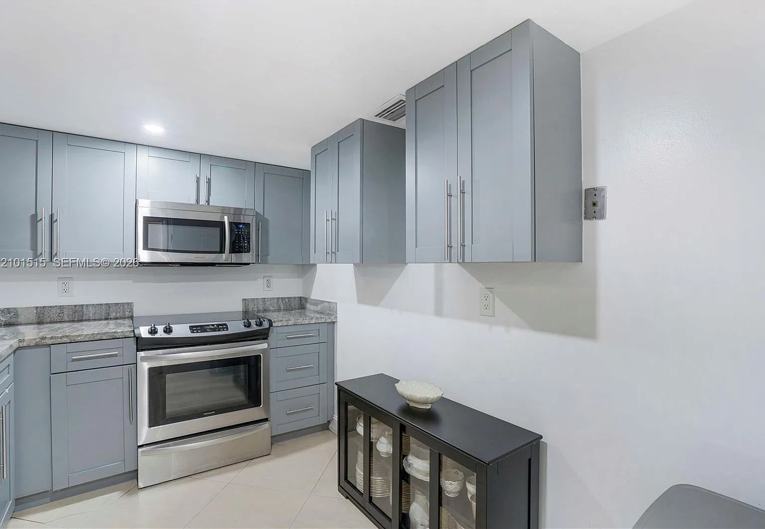 Emerald Hills C C Apts Co — Photo 3
