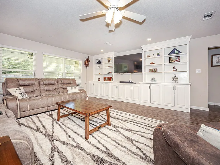 9125 Bellewood Dr — Photo 6