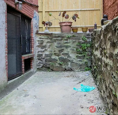 Rented by Wave Real Estate Group | media 4