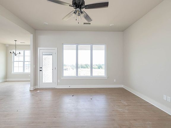 2nd image of 161 Eagle Mountain St