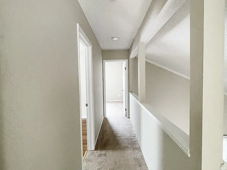 916 Appleby Ct — Photo 29