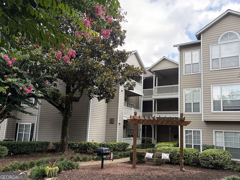 1st image of 1250 Parkwood Cir SE Unit 1305