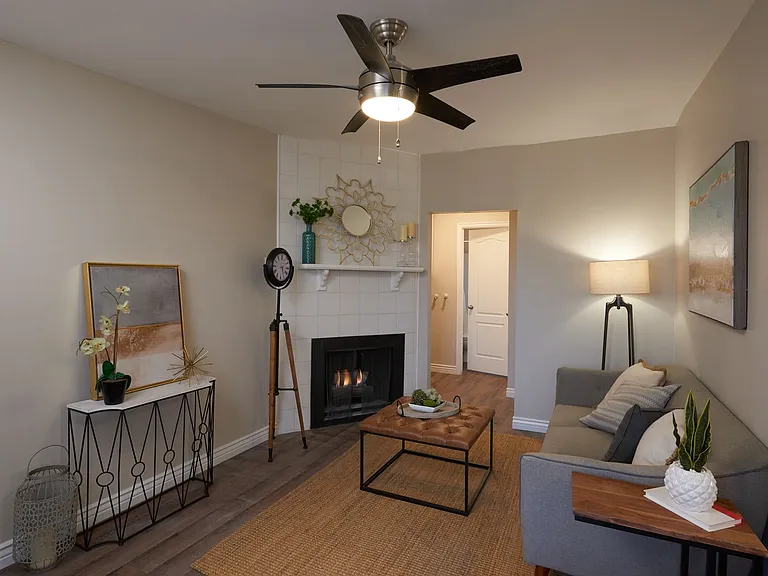 Lakewood Manor — Photo 13