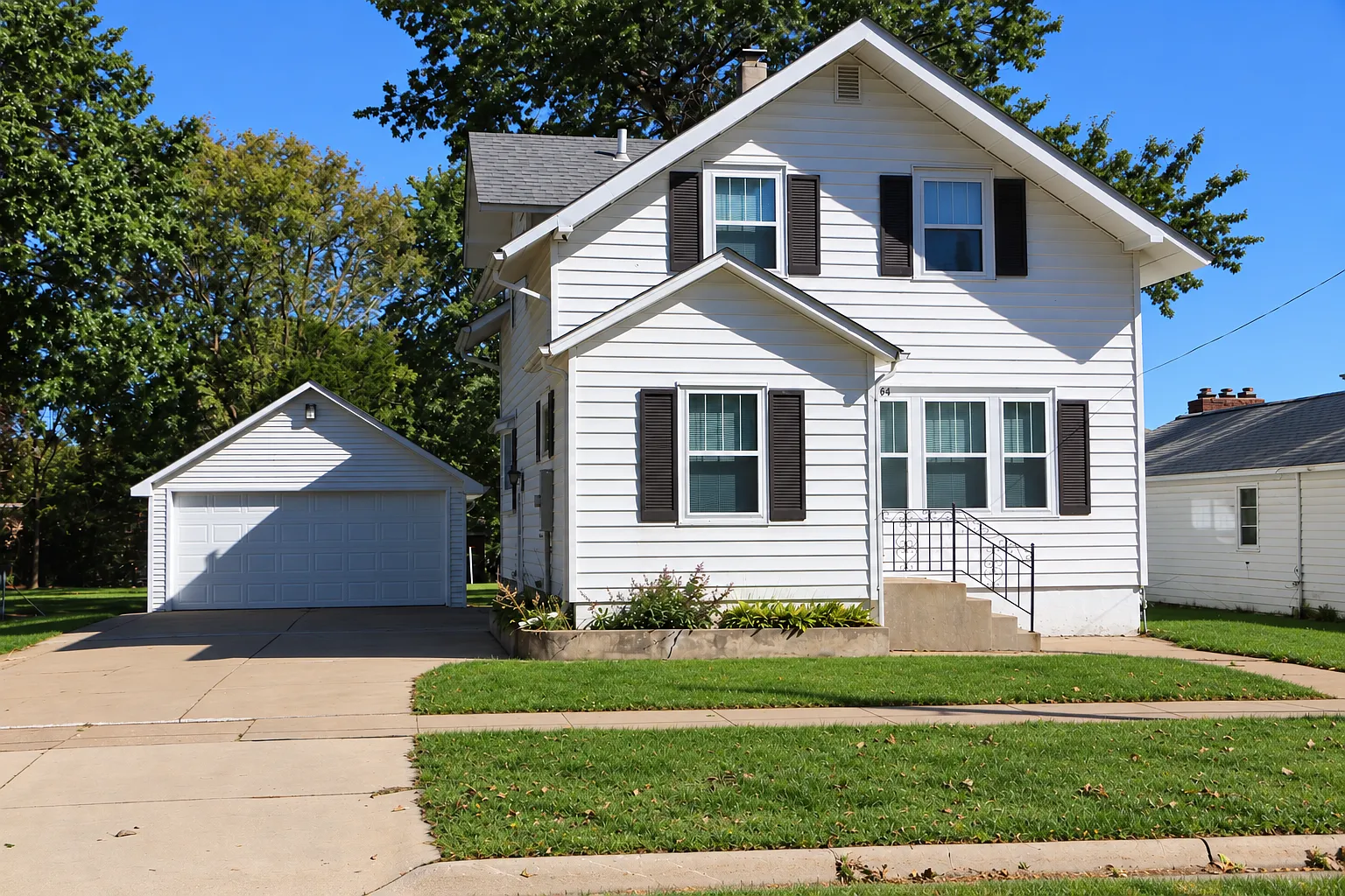 3 bed, 1570 sqft, $1,605 — Photo 1