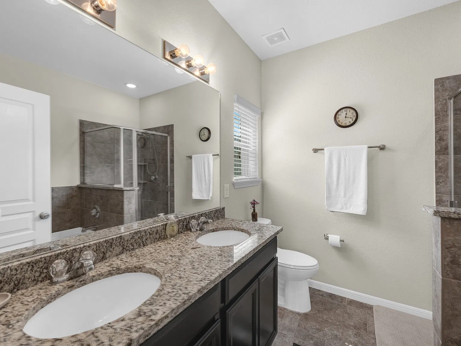 3 bed, 1650 sqft, $3,500 — Photo 4