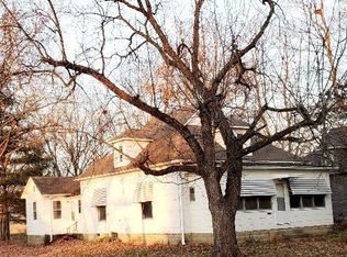 432 W Chestnut St, Olney, IL 62450