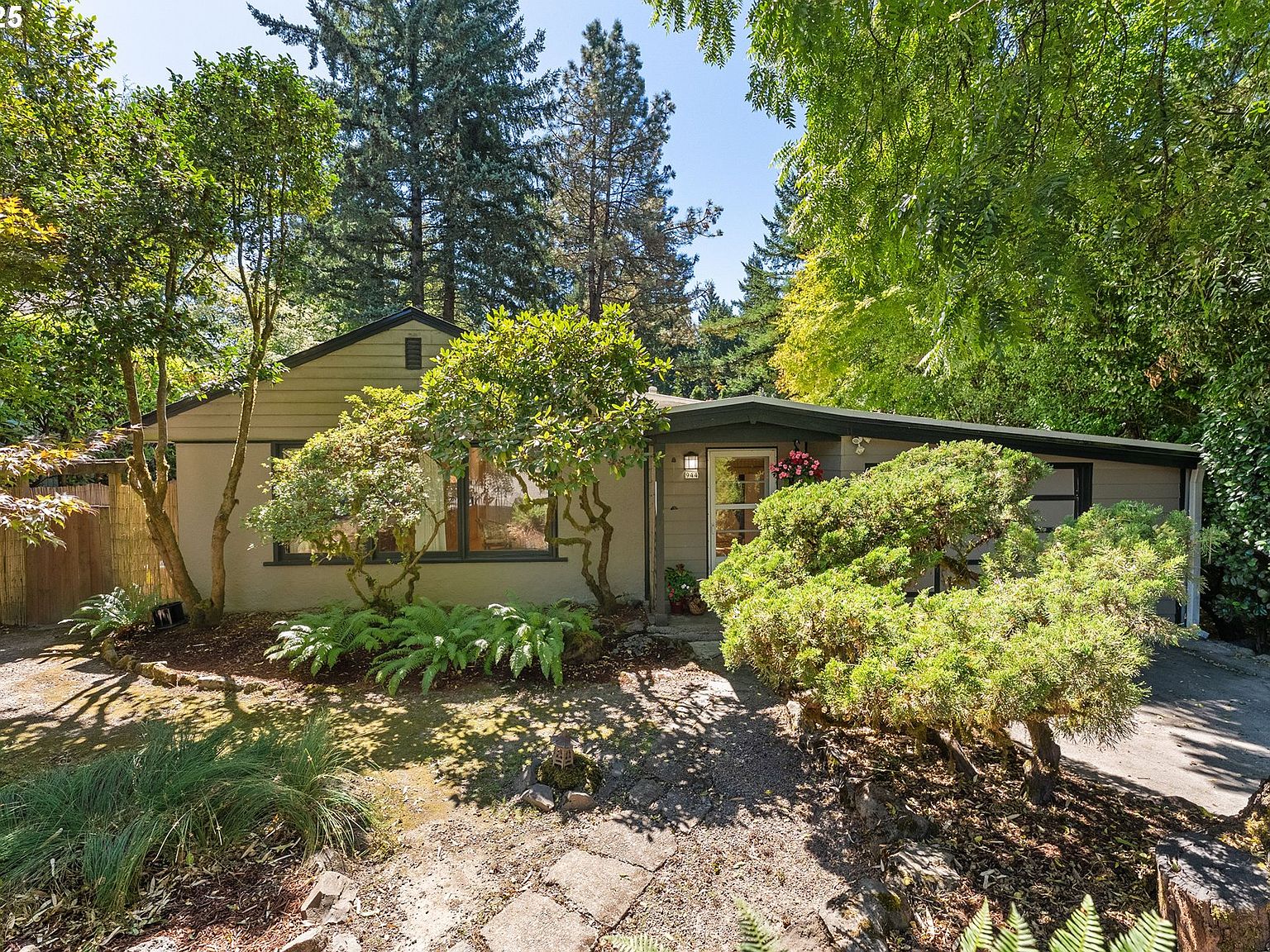 944 SW Dolph St, Portland, OR 97219 | Zillow