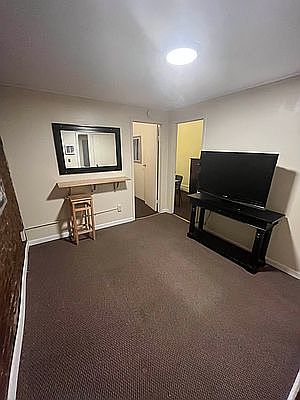 4th image of 212 E 45th St #4