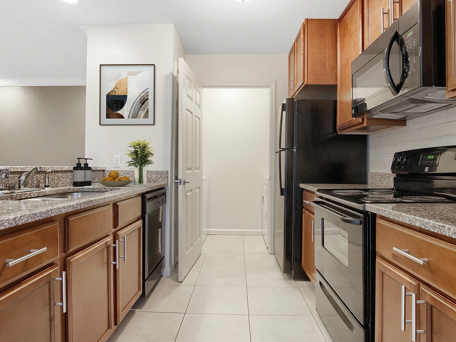 Riviera South Apartments — Photo 4