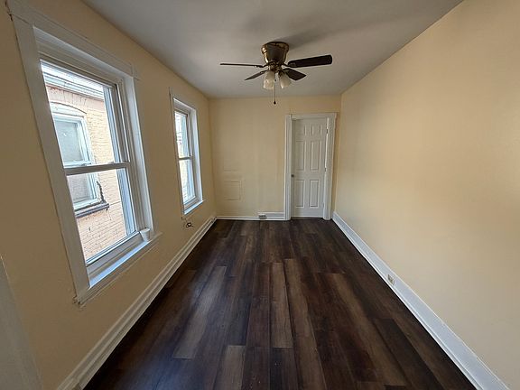 5th image of 627 Locust St
