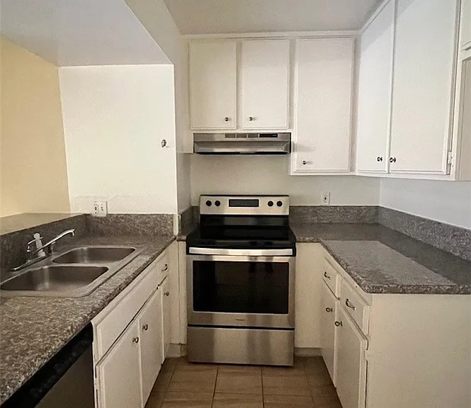 15425 Sherman Way #101 — Photo 15