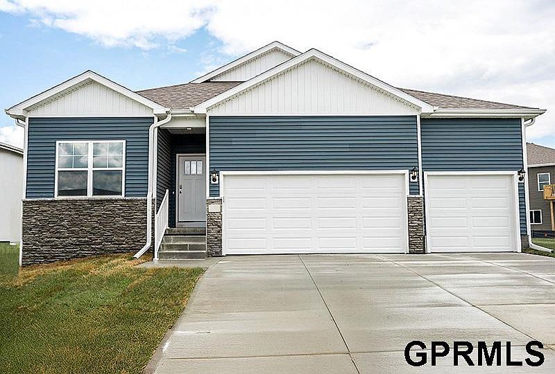 1st image of 6062 N 185th Ave