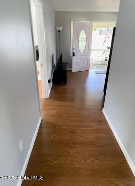 4th image of 595 Maple Street
